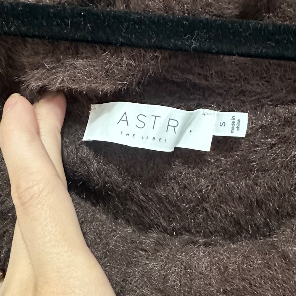 ASTR the Label Brown Fuzzy Off‎ the Shoulder Sweater - Picture 3 of 5